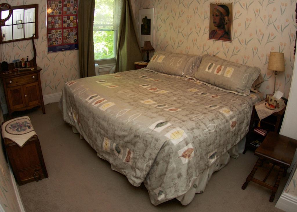 Bondy House Bed & Breakfast Amherstburg Exterior foto