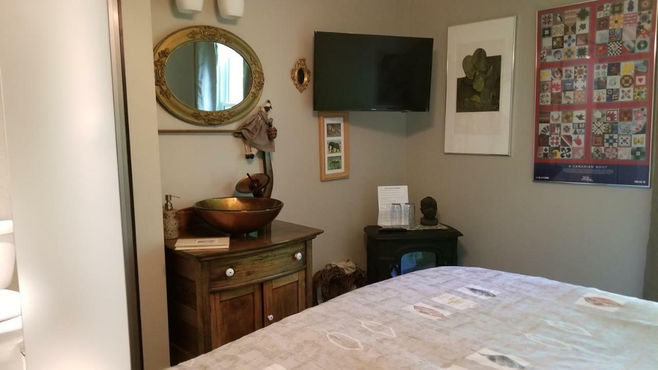 Bondy House Bed & Breakfast Amherstburg Exterior foto